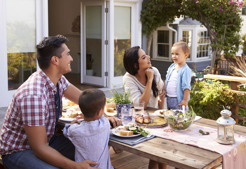 family-backyard-dinner-mosquito-free